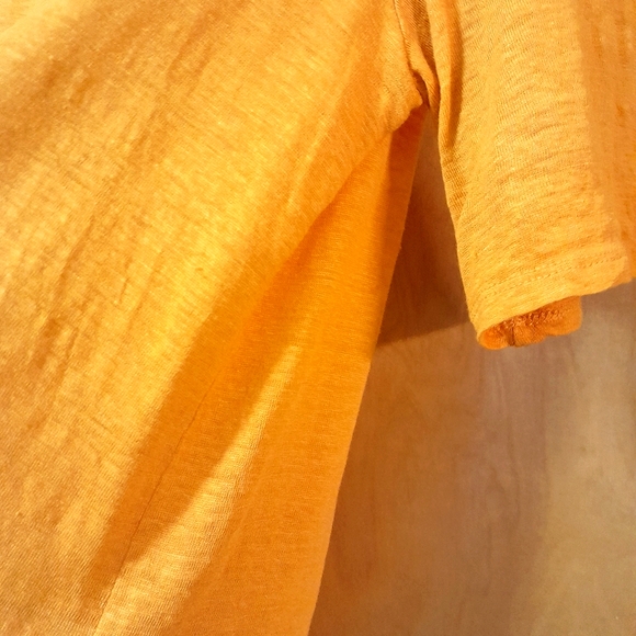Nicole Miller 100 percent linen t-shirt, women's large, goldenrod yellow - Picture 3 of 4